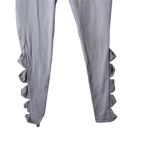 Victoria’s Secret Sport Knockout Mesh Ribbon Cut Out Tight Leggings Mid Rise M - Picture 5 of 9